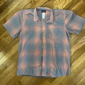 Patagonia men’s short sleeve button down, medium